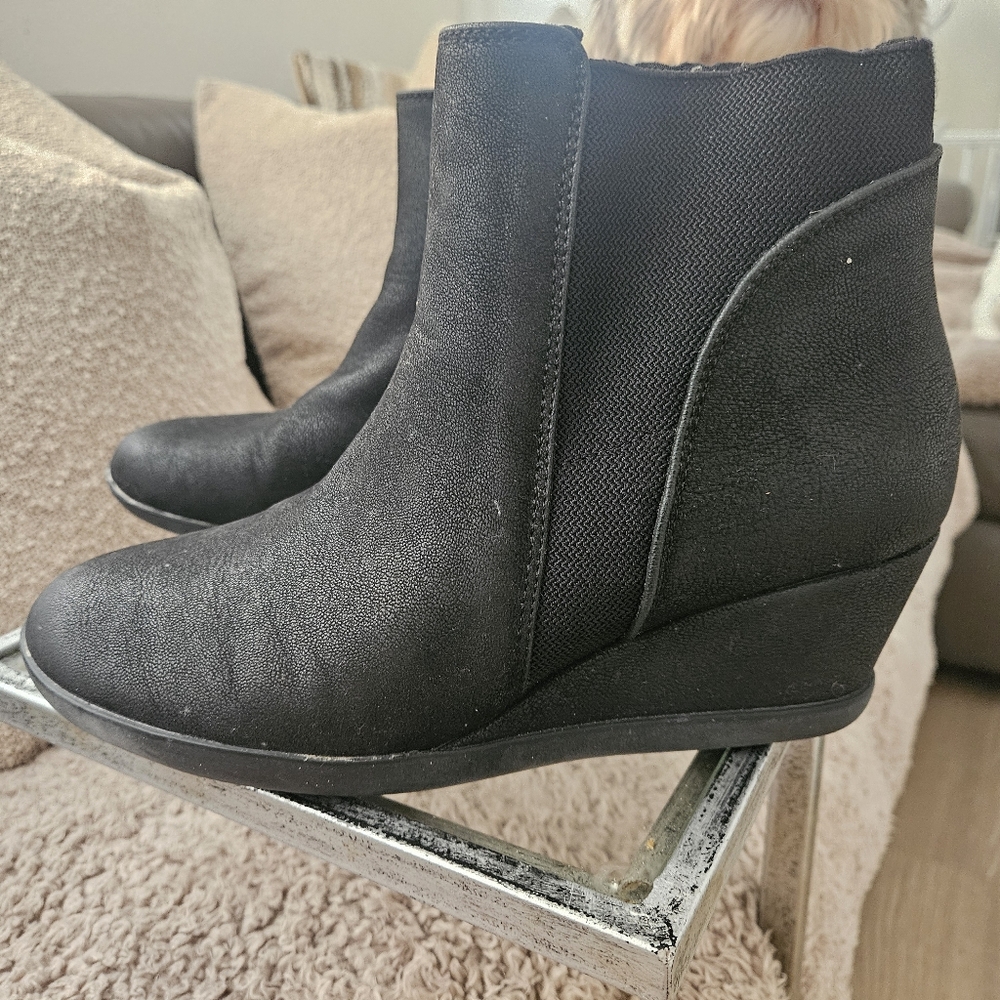 Skechers Pull On Wedge Chelsea Ankle Booties Boots Memory Foam